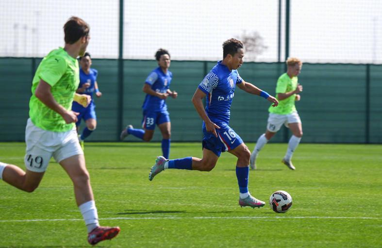 开云体育官网-0-6 5-4 1-1！中超三雄疯狂一日！海港被虐惨 申花战平 成都首胜