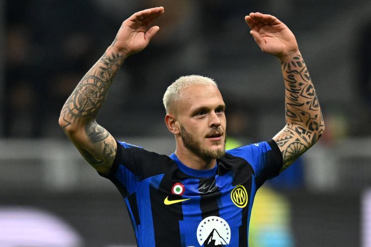 关键时刻见真章！独自领跑榜单+连续5场助攻，迪马尔科是国米根基